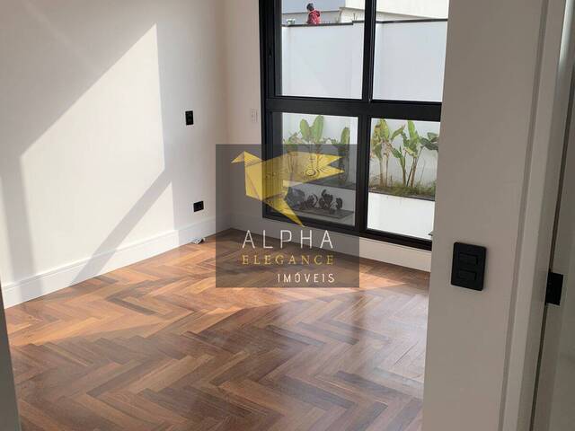 #989 - Casa para Venda em Santana de Parnaíba - SP