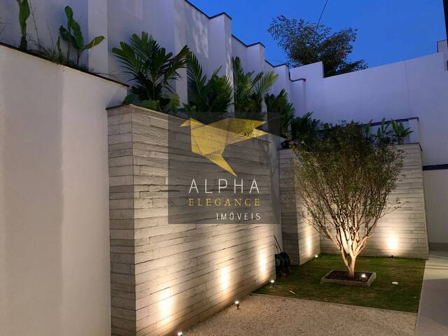 #989 - Casa para Venda em Santana de Parnaíba - SP