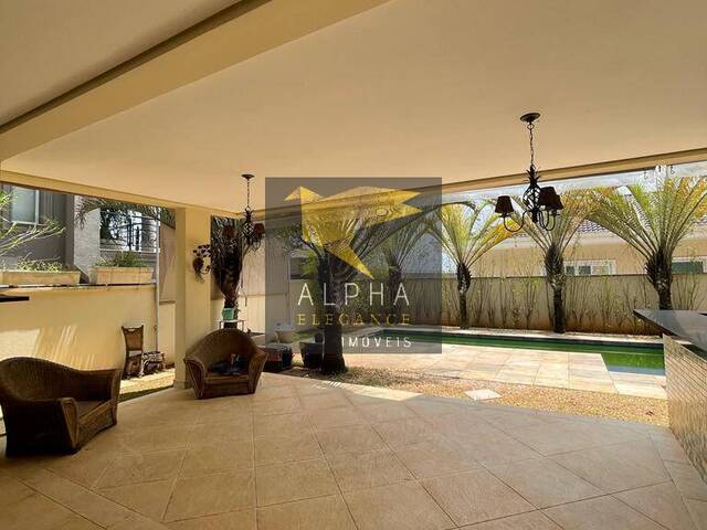 Casa para Venda em Santana de Parnaíba - 2