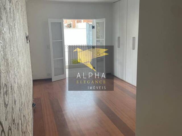 Casa para Venda em Santana de Parnaíba - 3