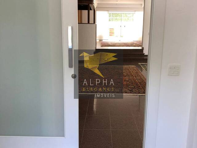 #1310 - Casa para Venda em Santana de Parnaíba - SP