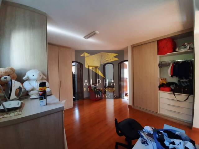 Casa para Venda em Santana de Parnaíba - 5