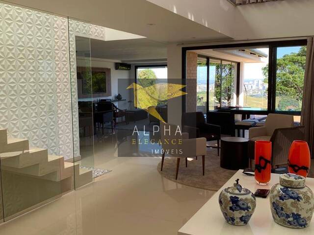Casa para Venda em Santana de Parnaíba - 5