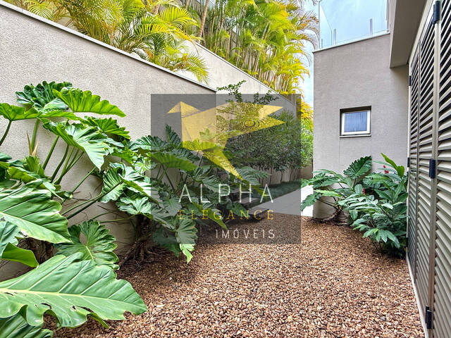 Casa para Venda em Santana de Parnaíba - 5