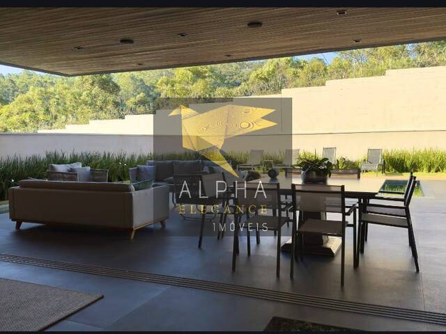 Casa para Venda em Santana de Parnaíba - 3