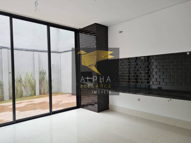 Casa para Venda em Santana de Parnaíba - 4