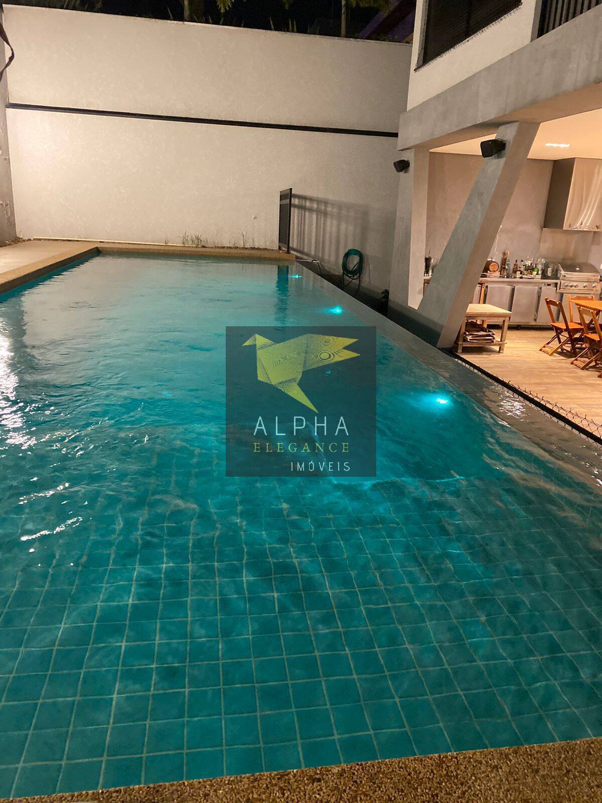 LINDA CASA PARA VENDA OU LOCAÇÃO CONDOMÍNIO ITHAYE 1 EM ALPHVILLE