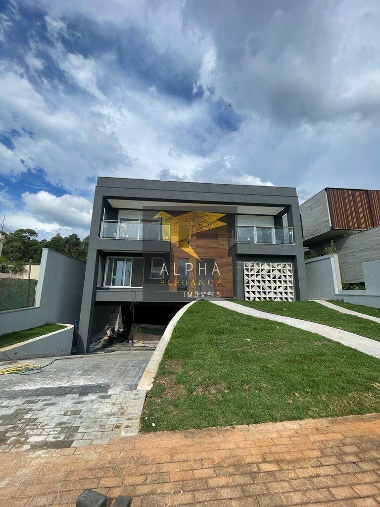 Linda Casa à venda no Tamboré 10 em Alphaville