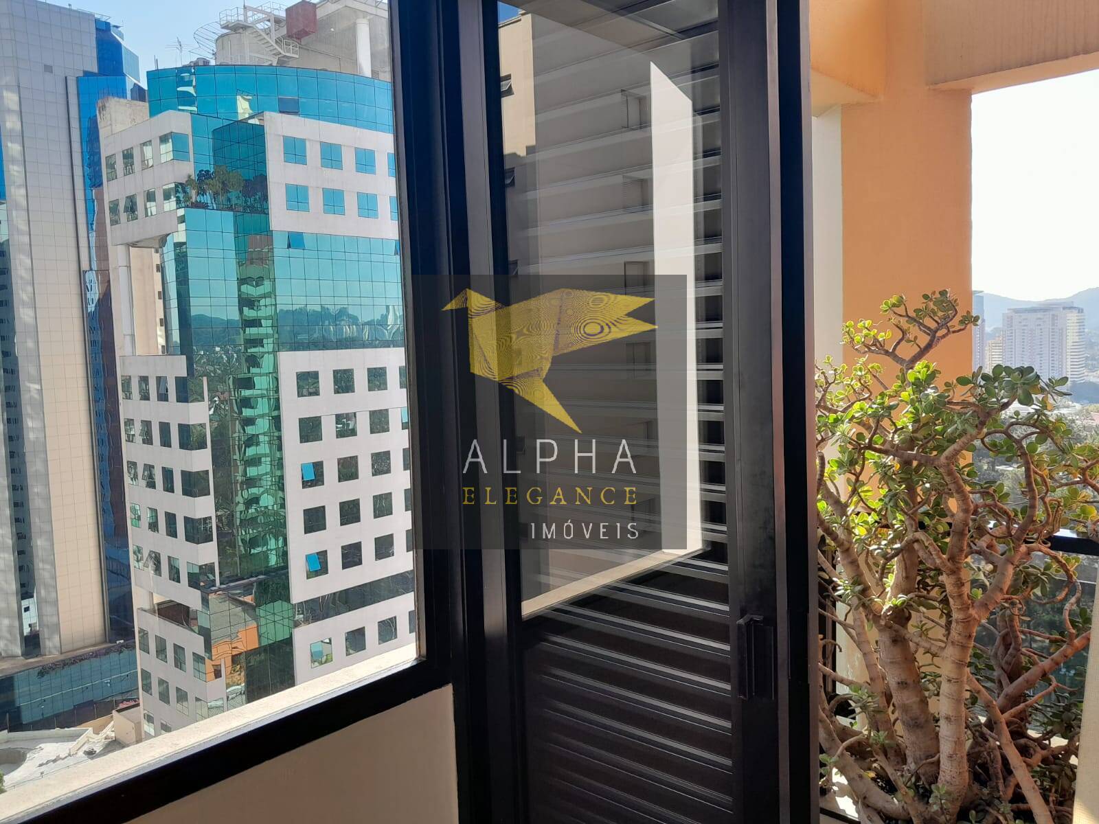 Lindo Apartamento á Venda no Edifício San Diego