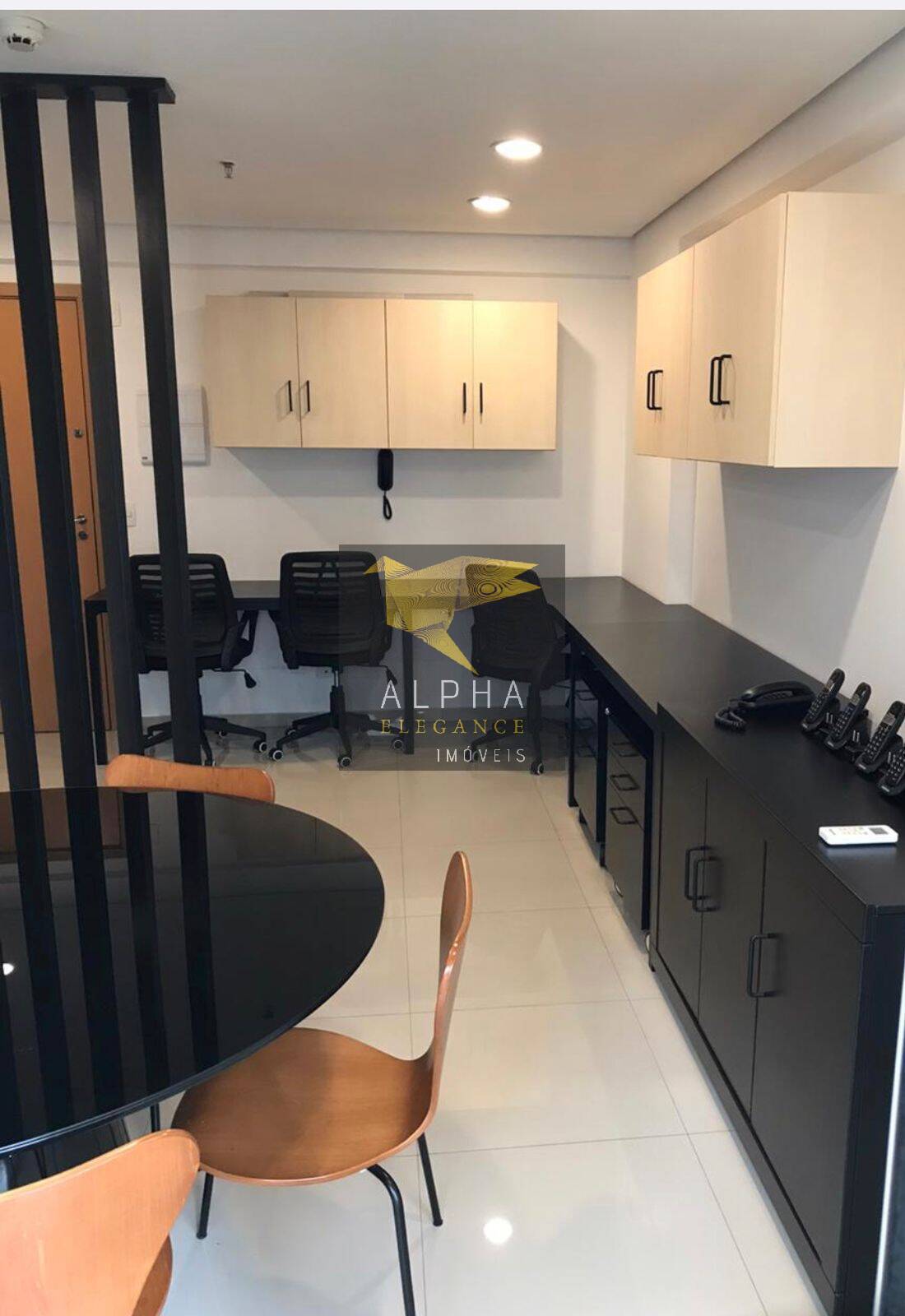 Sala Comercial MOBILIADA no Edifício Grajau