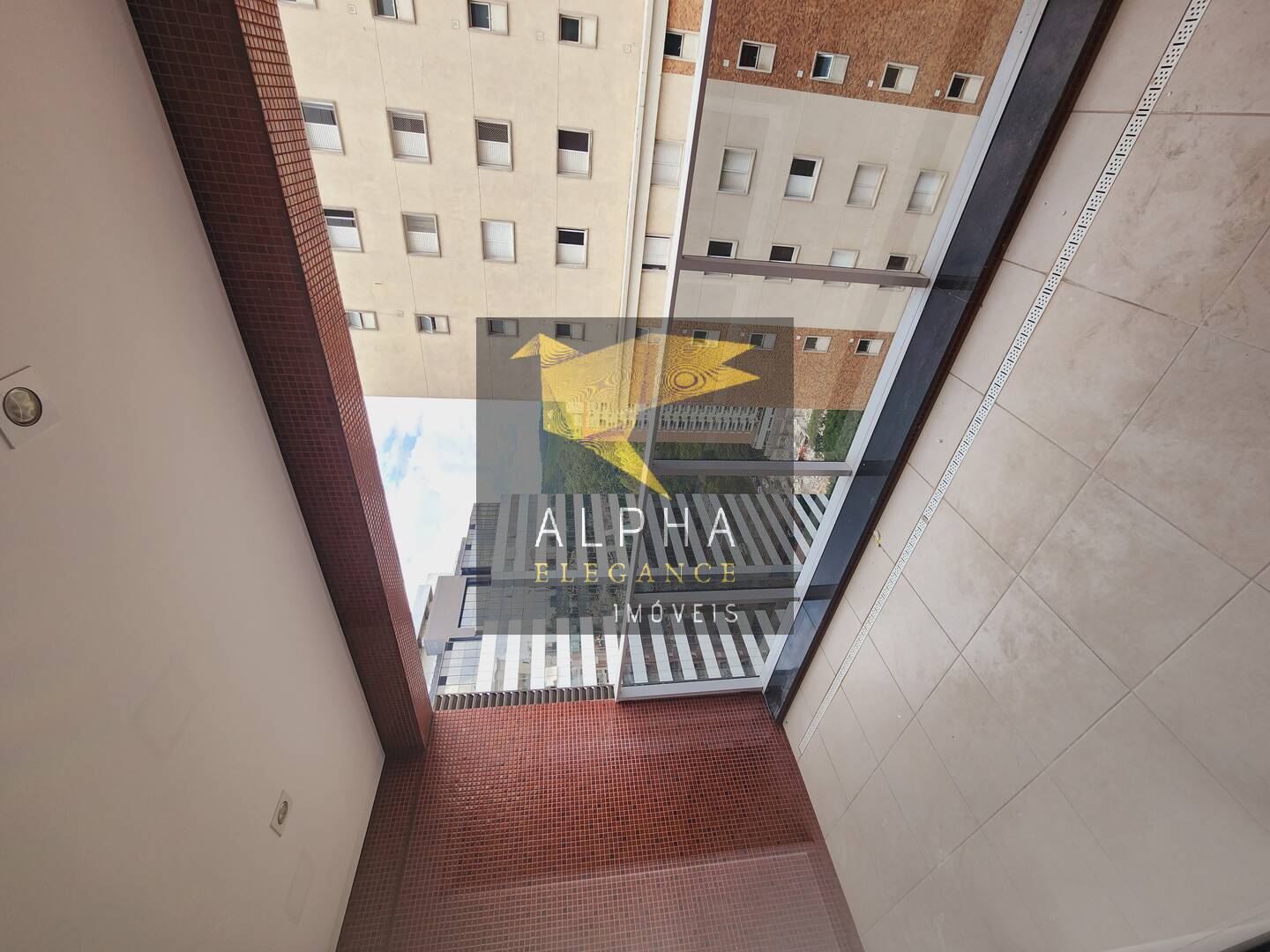 Venda de Apartamento em Alphaville- EDIFÍCIO TREND TOWERS