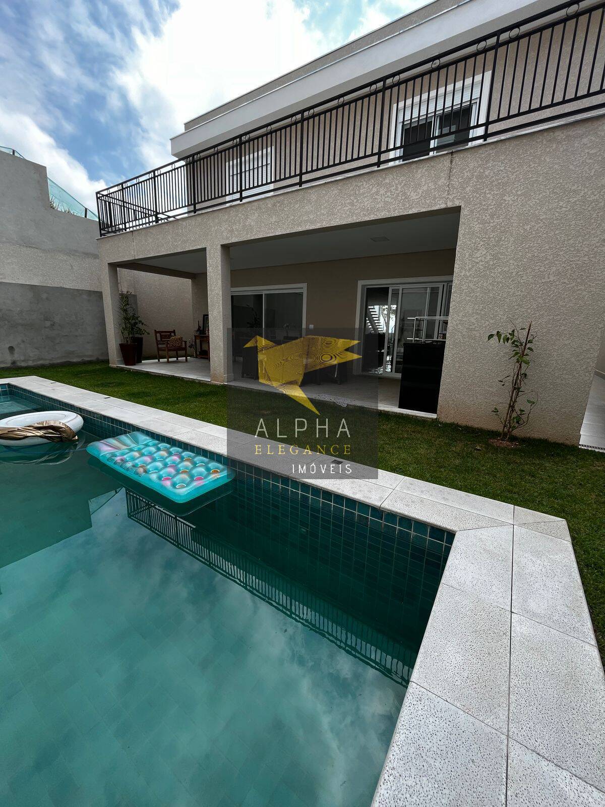 CASA EM ALPHAVILLE Á VENDA NO GENESIS 2