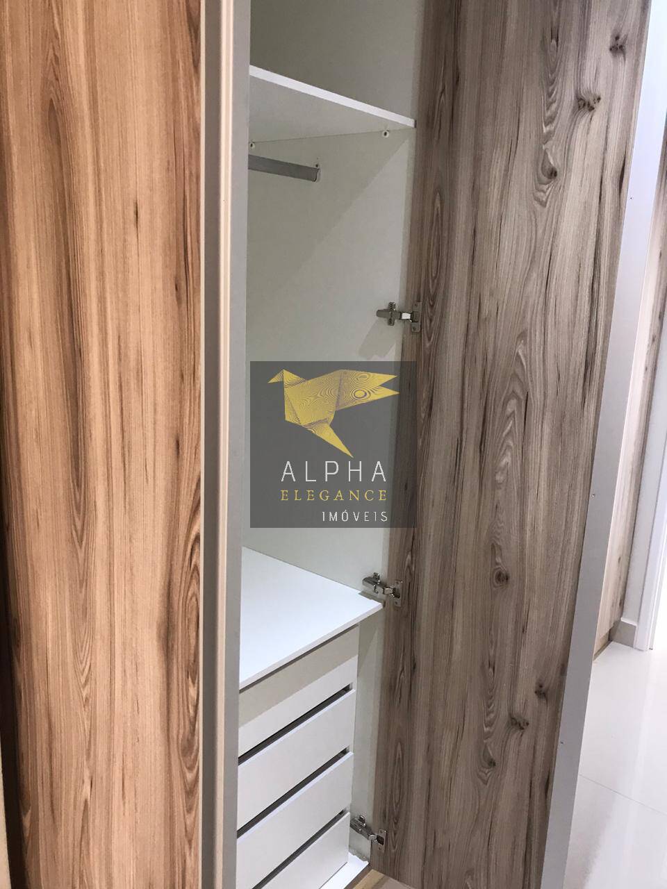 Lindo Apartamento More em Alphaville p/ Venda
