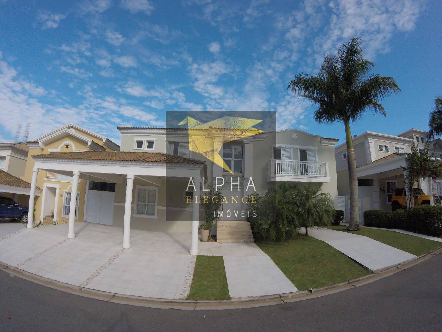 VENDA DE CASA DUPLA NO EXCLUSIVE HOUSE REFORMADA-NOVA