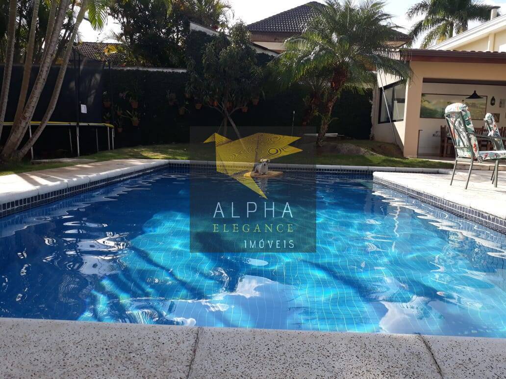 LINDA CASA Á VENDA NO CONDOMÍNIO RESIDENCIAL 3 EM ALPHAVILLE